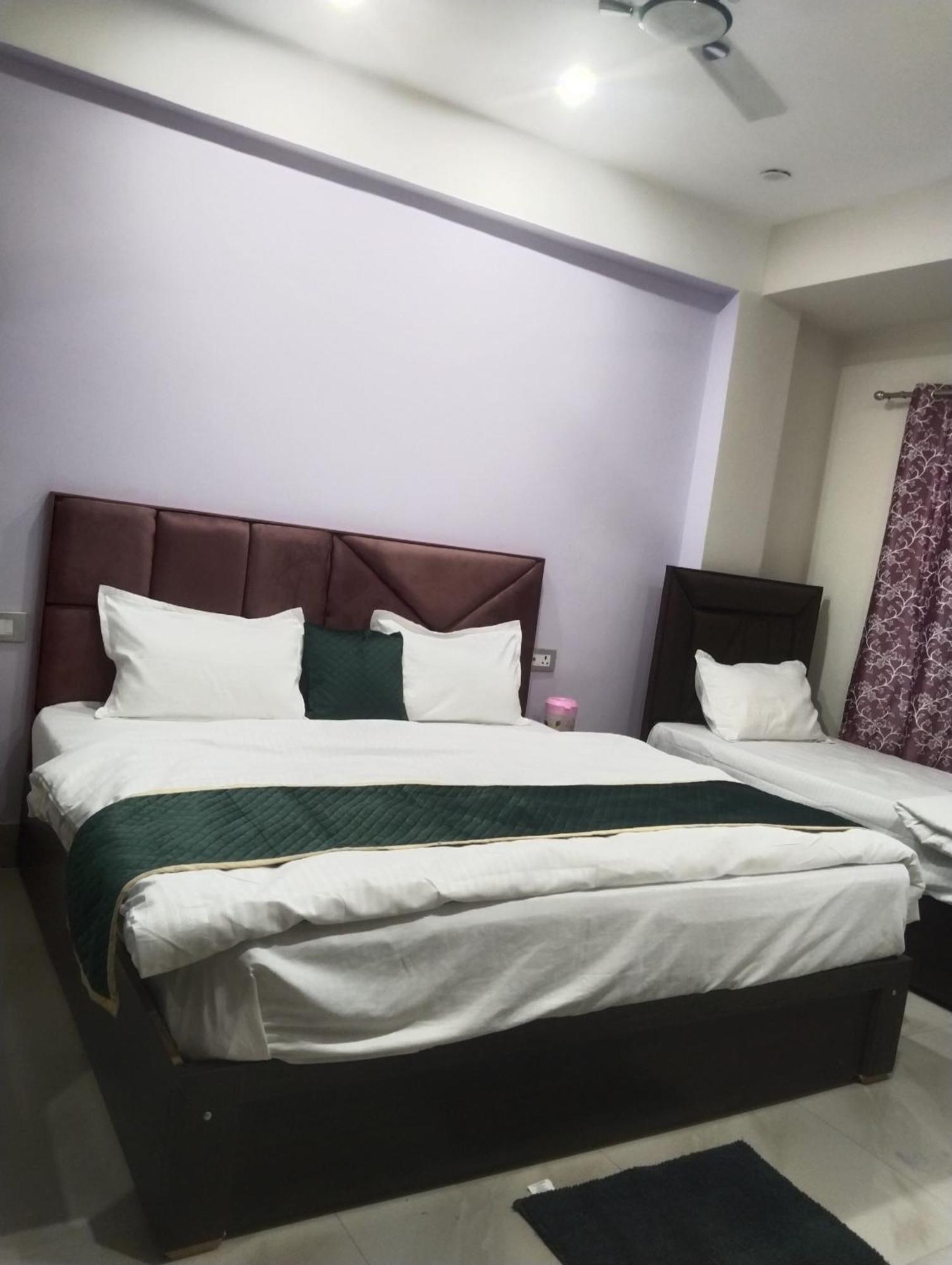 Dixit Residency Hotel Vrindavan Luaran gambar