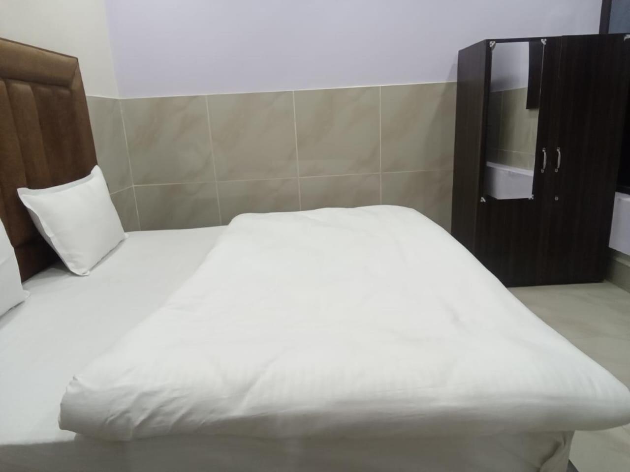 Dixit Residency Hotel Vrindavan Luaran gambar