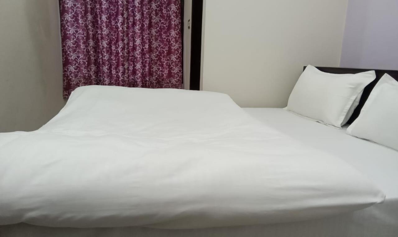 Dixit Residency Hotel Vrindavan Luaran gambar