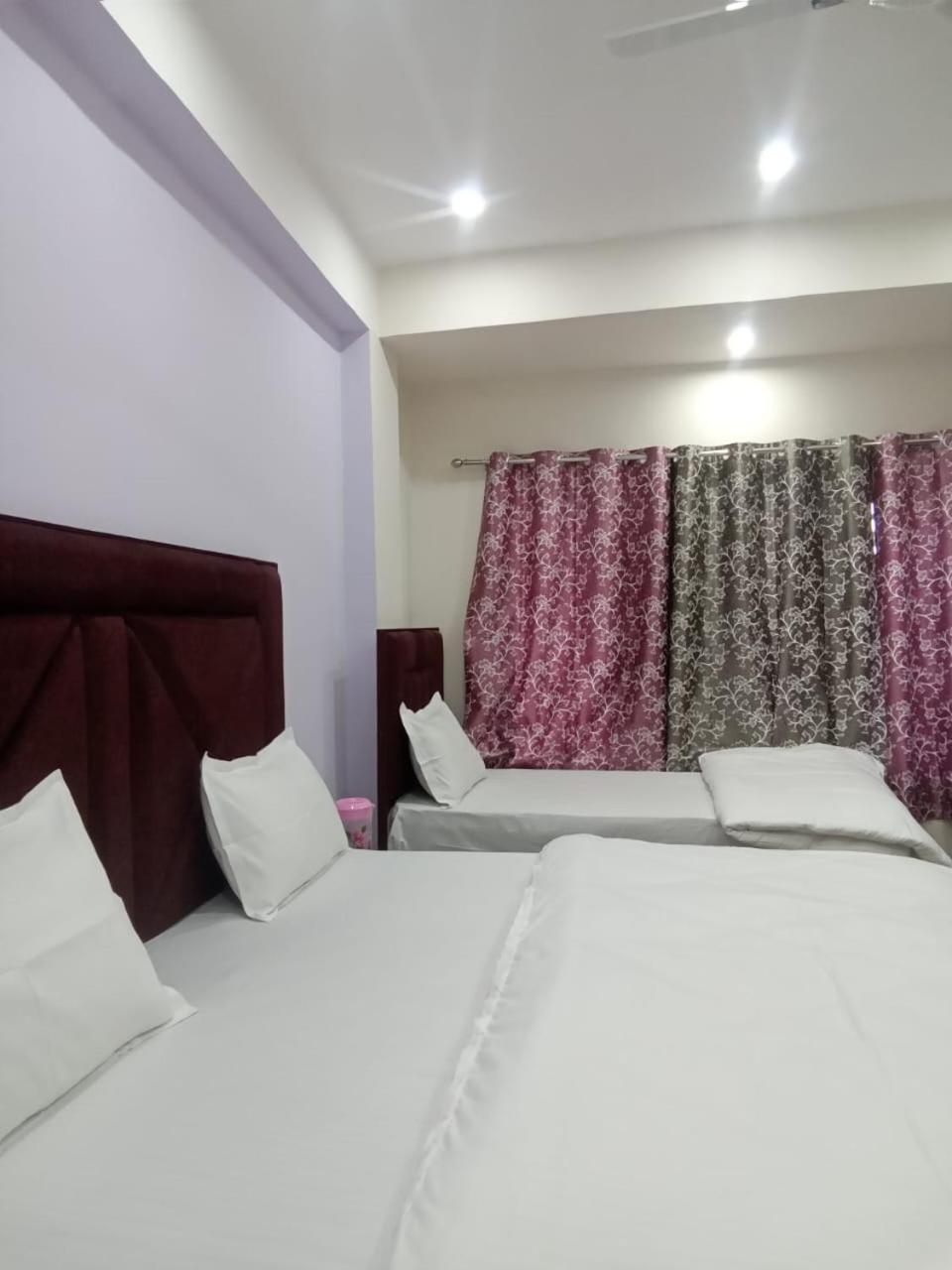 Dixit Residency Hotel Vrindavan Luaran gambar
