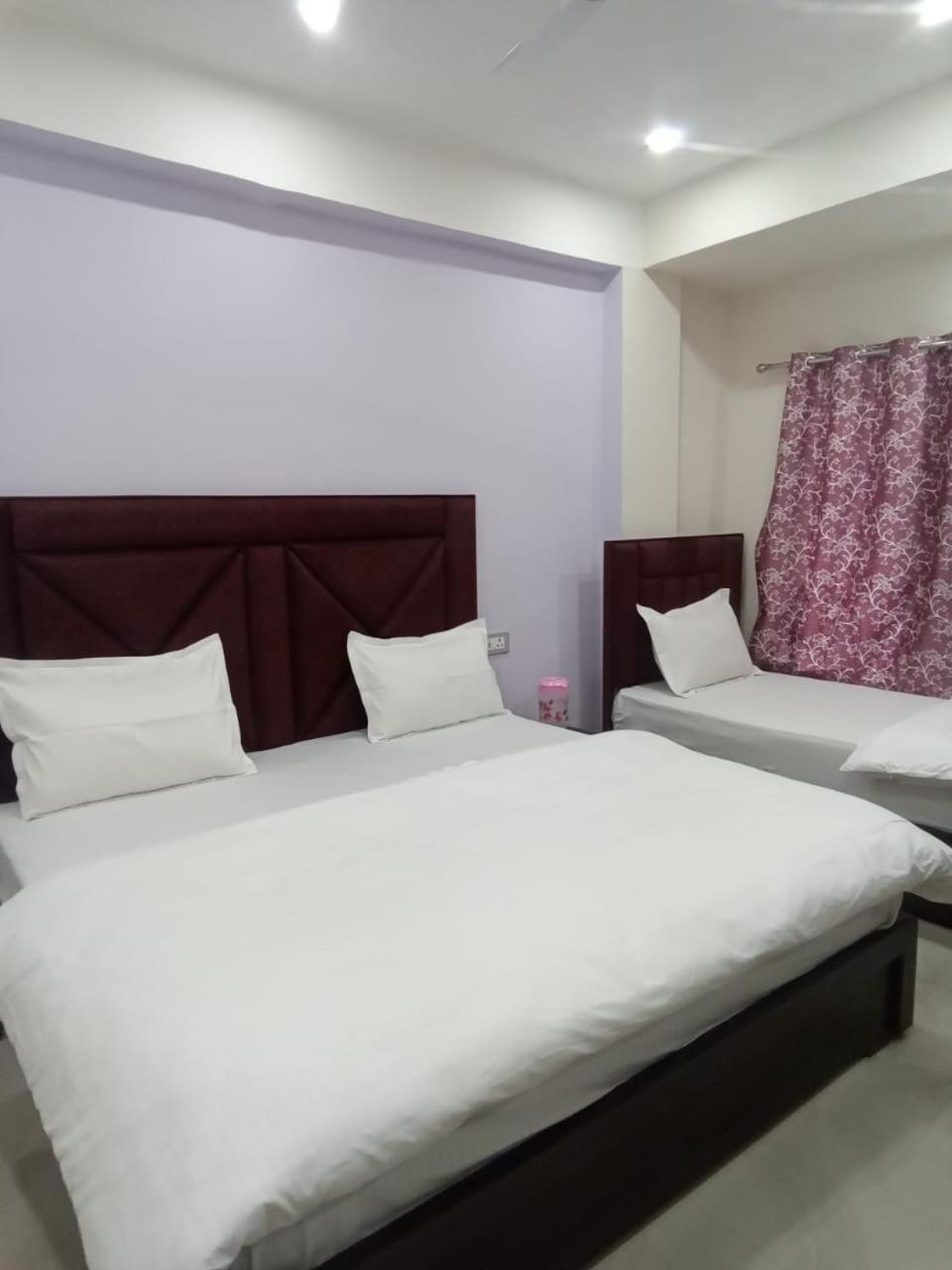 Dixit Residency Hotel Vrindavan Luaran gambar