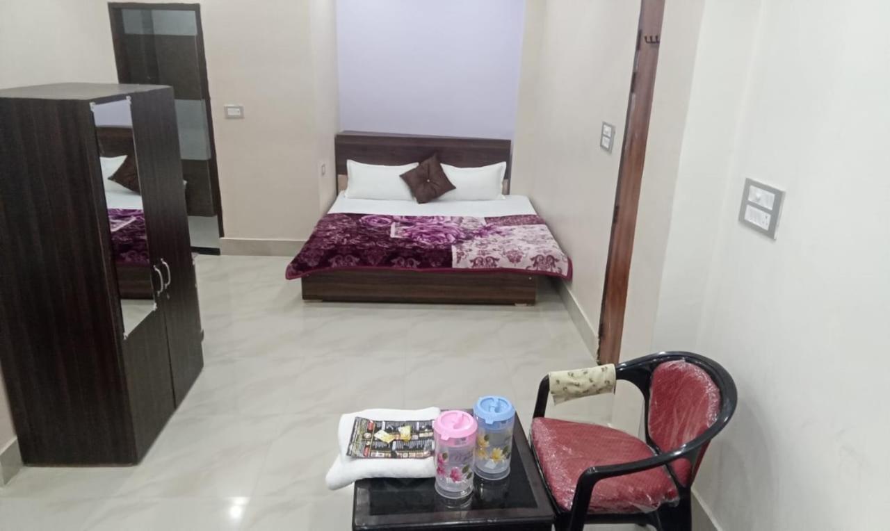 Dixit Residency Hotel Vrindavan Luaran gambar