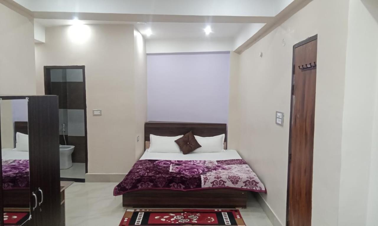 Dixit Residency Hotel Vrindavan Luaran gambar
