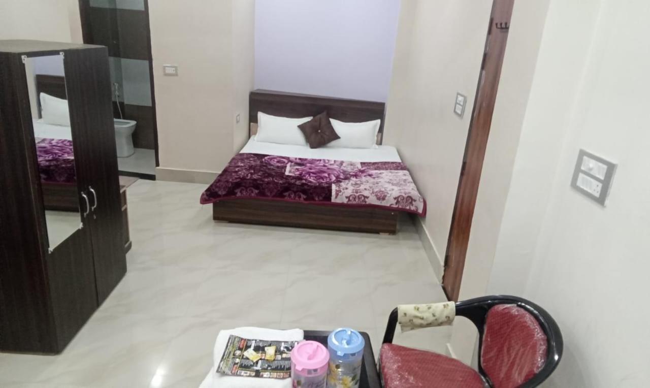Dixit Residency Hotel Vrindavan Luaran gambar